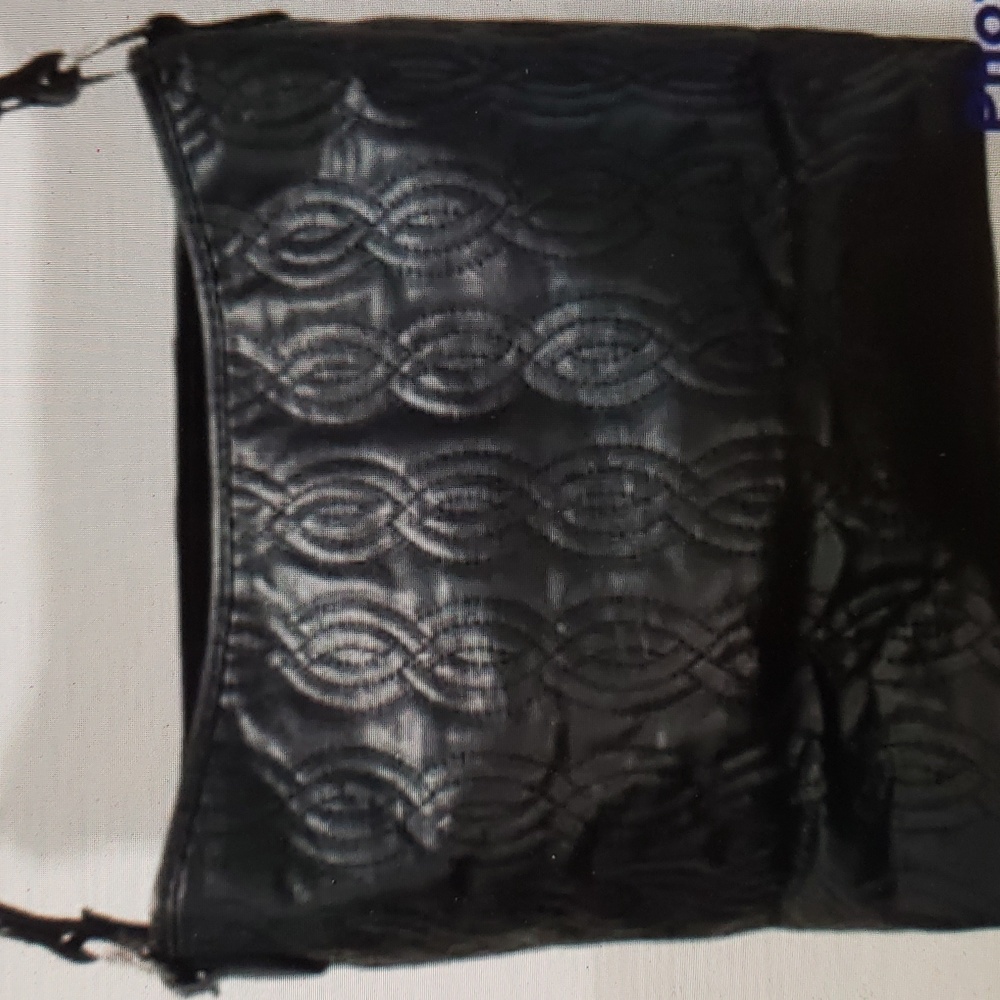 BELLA RUSSO BLACK FAUX LEATHER SHOULDER BAG - Picture 7 of 7